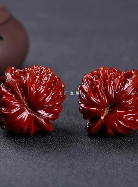 。天然机刷包浆文玩核桃手把件四