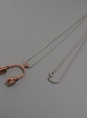 一页出品！嘻哈简约钛钢项链耳机男潮hiphop长款百搭挂饰毛衣链男
