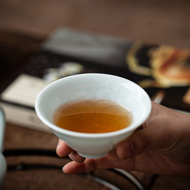 Embossed shadow green lotus bamboo hat, owner's tea cup, high-end ceramic Kung Fu tea set, single cup, personal tea cup