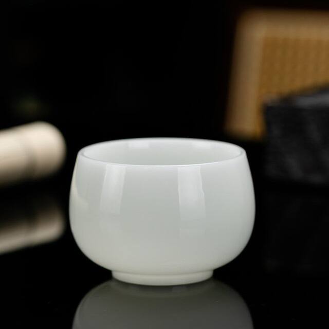 Ice type raw jade mutton fat jade porcelain master cup high-end personal tea cup Kung Fu tea cup small single cup tea set