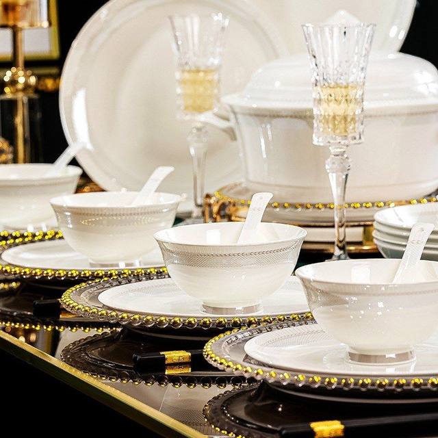 Jingdezhen bone china bowls and chopsticks set high-looking 2026 light luxury bowls and plates embossed tableware set complete gift set