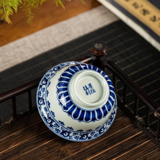 Jingdezhen Qichengtang hand-painted blue and white Sancai bowl Kungfu tea set ceramic tea making single high-end tea cup with lid