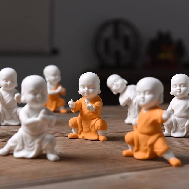 White porcelain colored sand ceramic kung fu little monk boutique can raise high-end tea pet ornaments tea ceremony desktop decoration tea play