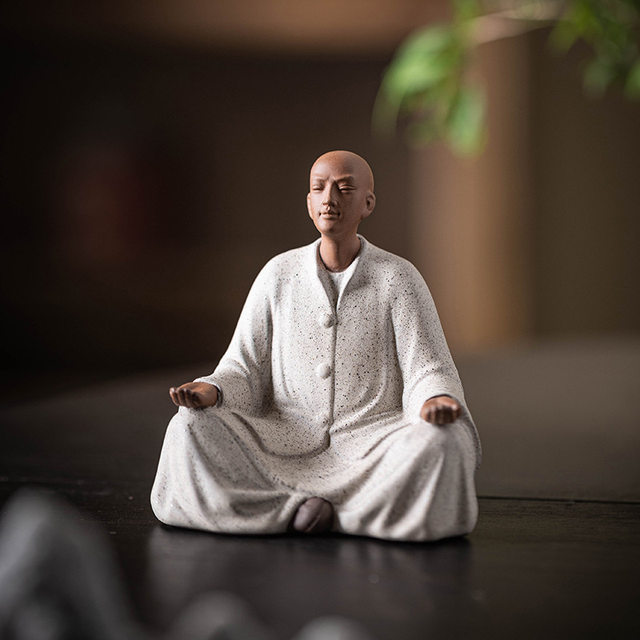 Zen Buddhist monk's exquisite purple sand figure ornaments for tea ceremony can raise tea pets, high-end tea table and tea table decorations