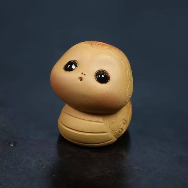 Yixing Zisha Tea Pet Small Snake Handmade Boutique Can Raise Cute Golden Jade Zodiac Snake Tea Table Ornaments