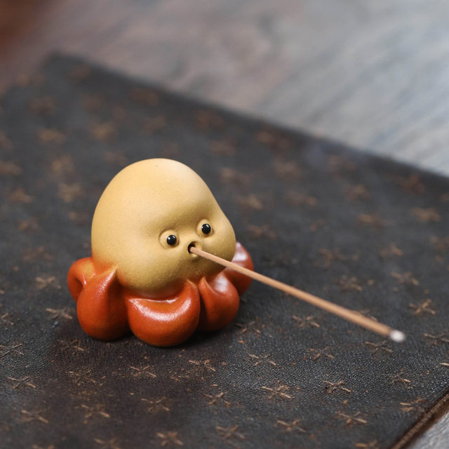 Handmade purple clay tea pet, small octopus, tea ceremony, teapot lid, tea set, tea toy, incense stick, exquisite ornaments that can be kept
