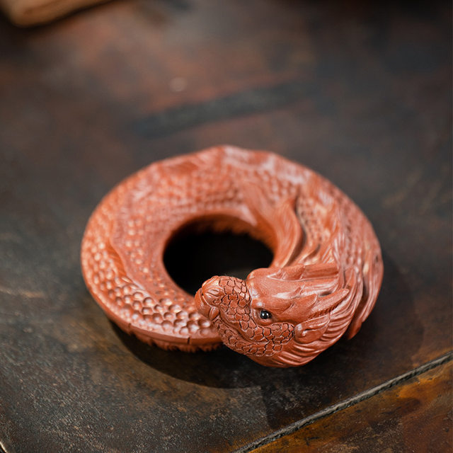 Purely handmade purple sand tea pet fish transformed into dragon zodiac ornaments can be used to raise small teas to play with desktop tea sets and tea table decorations