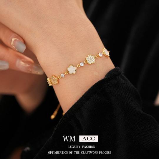 时尚小众女抽拉式手饰醋酸花朵气质板轻奢锆石高级感手链手环百搭