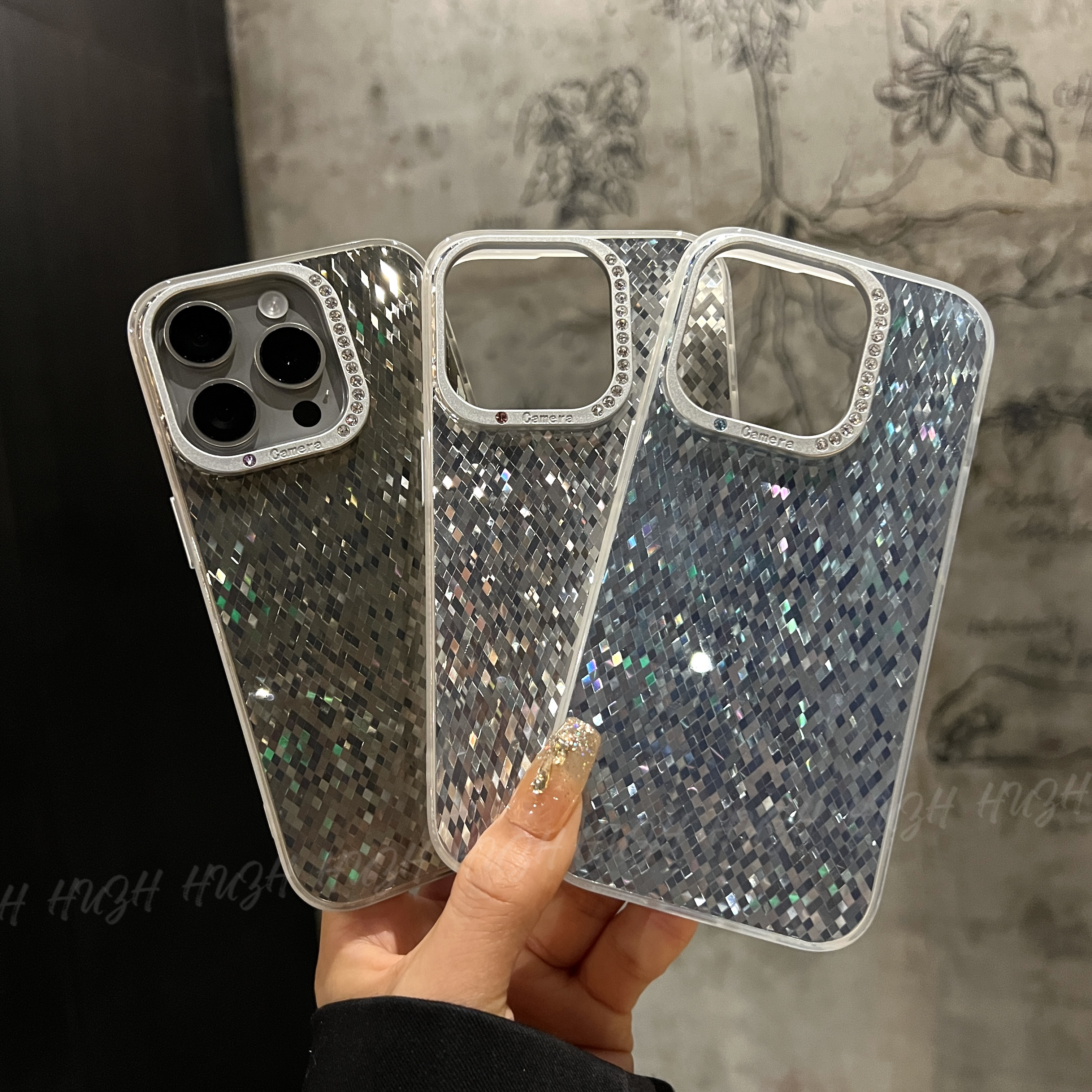 高颜值菱格纹闪钻适用苹果15手机壳iphone15promax高级感带钻镜头框手机套14pro新款2024女13ins网红爆款外壳