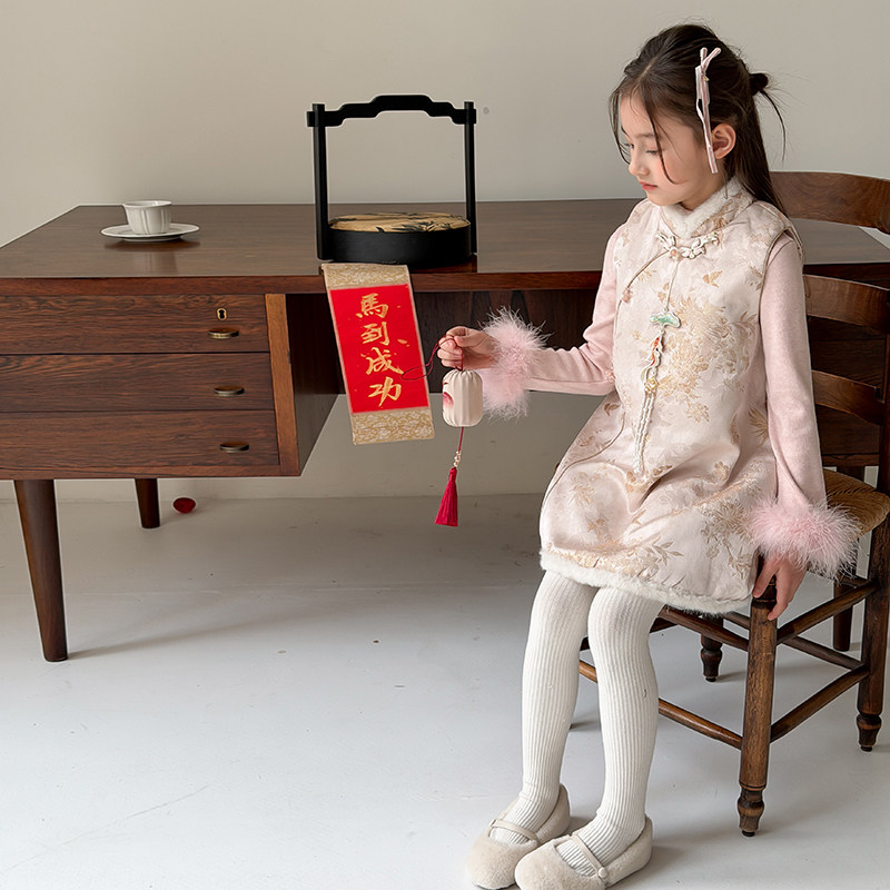 Yumi妈冬季女童新中式温柔毛毛领旗袍背心裙儿童盘扣拜年服25M016,淘宝优惠券,粉丝福利购,淘宝优惠卷