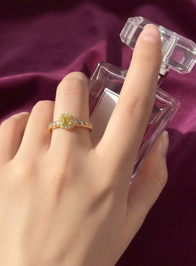 浪漫传说植物系黄钻方糖菠萝戒指