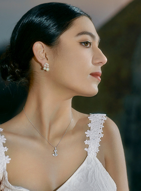 1遇图星梦蝶结镶嵌小钻设计耳钉轻奢气质女小众高级简约精致百搭