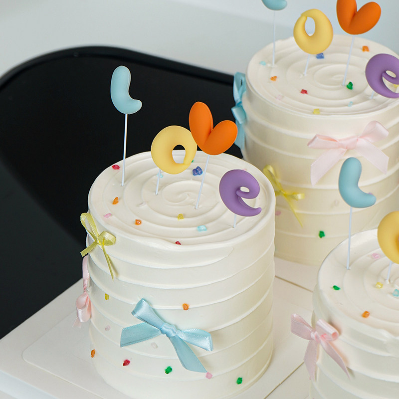 七夕情人节简约ins风蝴蝶结丝带蛋糕装饰彩色love情侣告白插件