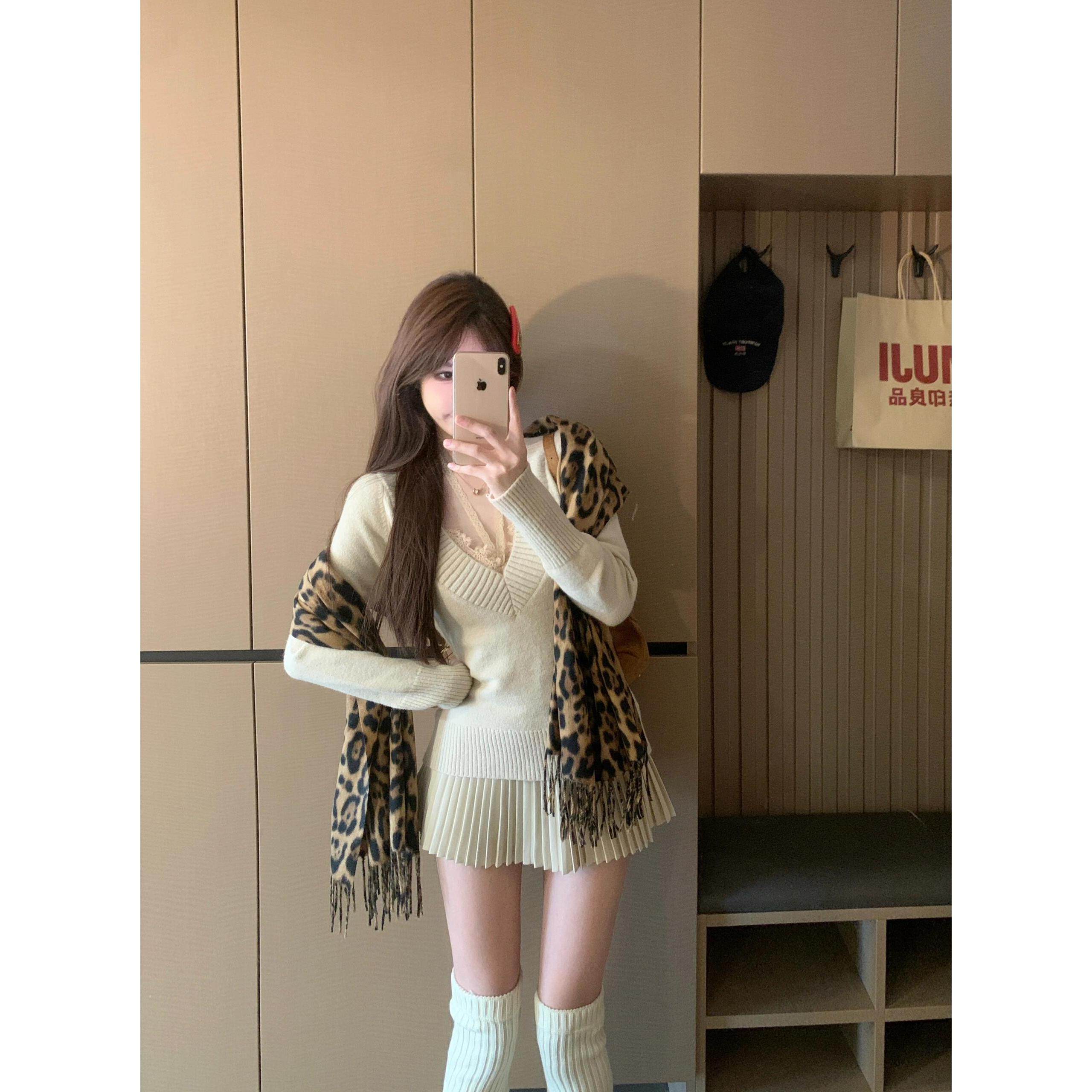 秋冬新款辣妹气质V领修身针织毛衣蕾丝吊带背心高腰半身裙两件套,淘宝优惠券,粉丝福利购,淘宝优惠卷