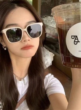 复古网红奶白色墨镜女夏方形