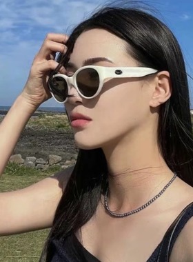 复古米白框墨镜女高级感方圆脸