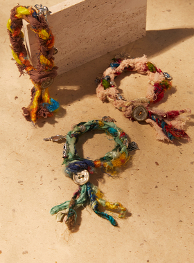 HiHipenny/温暖壁炉秋日三部曲手工编绳真丝纱线复古吊坠纽扣手链