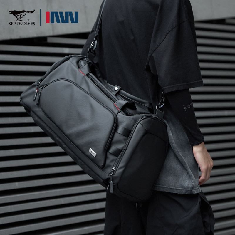  七匹狼箱包outlet店旅行袋