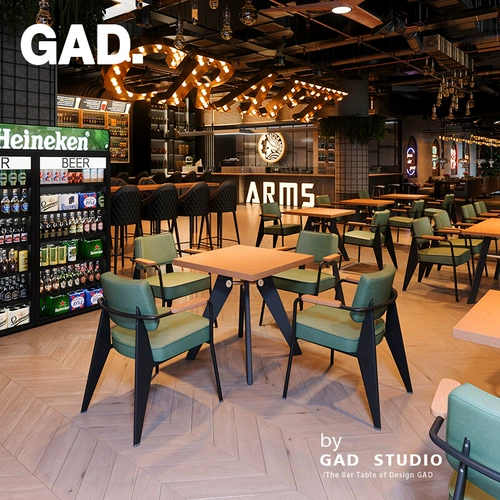 Стандартный стул промышленного стиля, коммерческий бар, стол и стул Комбинированные ресторан Qingba Western Restaurant Restaurant Table Table Table Table