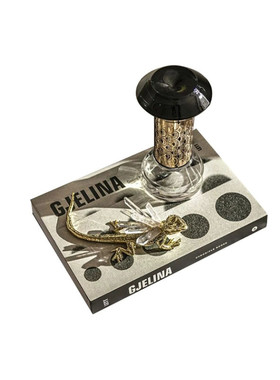 现代简约香薰摆件搭配套装样板房卧室床头柜飘窗相框花艺软装套装