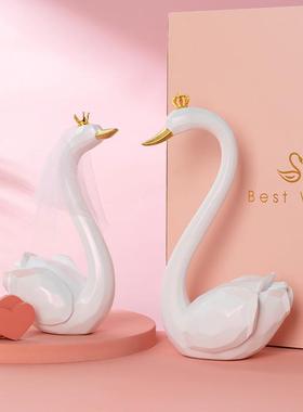 树脂天鹅摆件创意清仓酒柜家居装饰小闺蜜送新人结婚礼物新婚订婚
