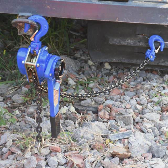 Crawler rotary tool on crawler harvester manual hoist lifting chain hand crank manual 1 ton 1.5 meters