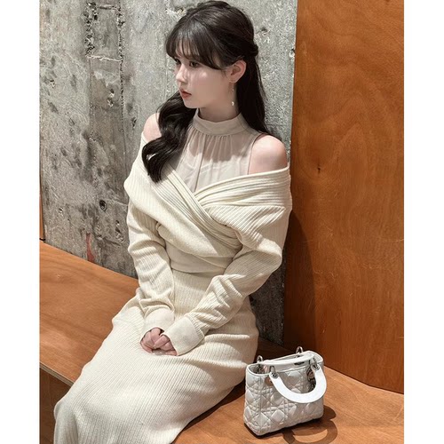 2025春 立领薄纱拼接收腰修身露肩鱼尾针织连衣裙女 - 图1