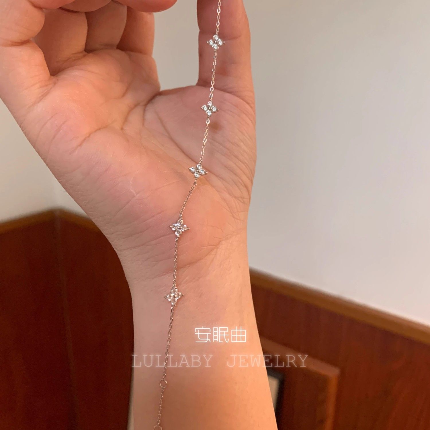 叠戴满分!小众不易掉色日式轻奢5颗四叶草纤细手饰ins百搭手链女 - 图1