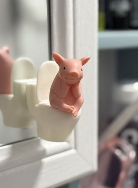 搪胶马桶小猪可爱桌面摆件