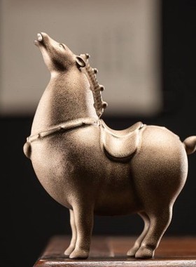 厂陶瓷唐马摆件创意家居办公室马到成功桌面书房摆设装饰红马工促