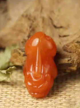 云南保山南红玛瑙貔貅挂件