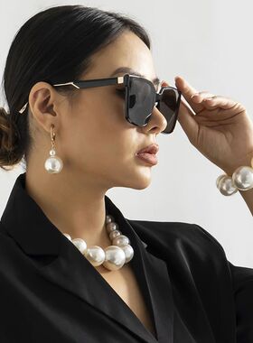 IngeSight.Z New Exaggerated Big Imitation Pearls Choker Neck