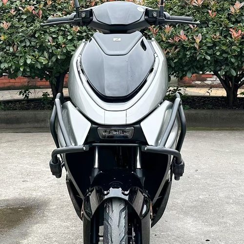 适用ZEEHO极核ae4靠背货架保险杠护杠电摩款电动车防摔杠改装配件 - 图0