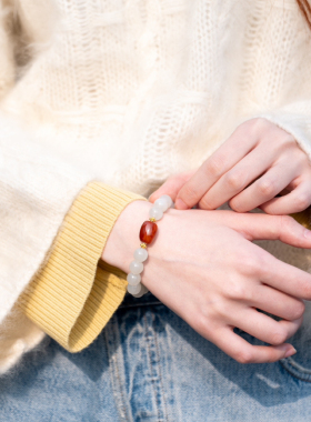 白玉南红手串10mm南红火焰纹