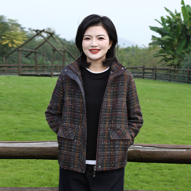 Women's long-sleeved short jacket with autumn and winter