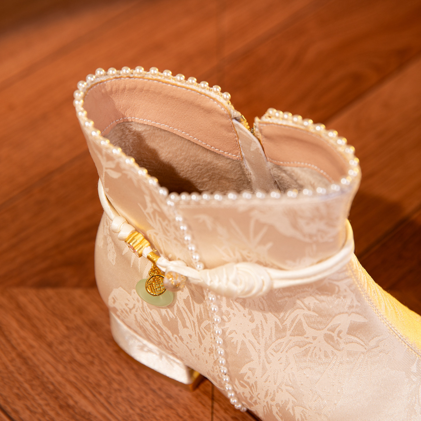 舞绣缘新中式女鞋配旗袍短靴女秋冬珍珠装饰低跟复古百搭时装靴子,淘宝优惠券,粉丝福利购,淘宝优惠卷