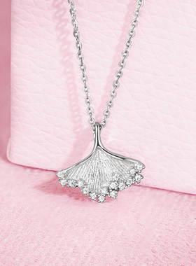 周六福银杏叶项链女S925银链坠时尚小众新年礼物送女友