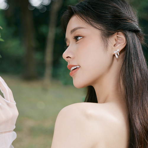 周六福S925银蝴蝶结耳环耳饰女耳钉气质小众节日礼物送女友 - 图3