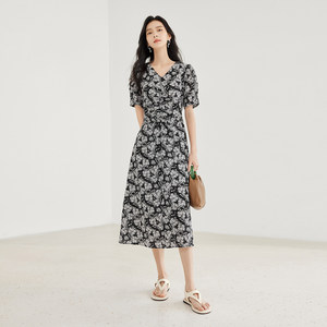 对白复古纯棉碎花连衣裙女2023夏季新款气质V领褶皱显瘦薄款裙子