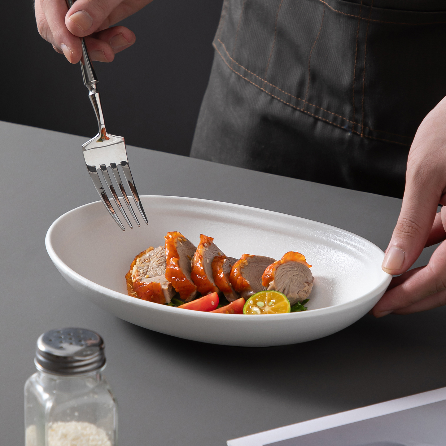 陶瓷釉下彩西餐盘牛排餐盘高级感简约餐厅酒店餐具深盘子椭圆盘子 - 图2