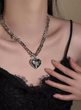 灰色水晶串珠爱心项链时尚潮牌