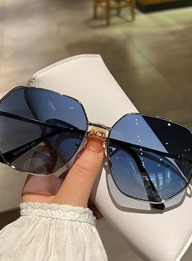 透明蓝色遮光太阳镜男士多边形金属开车墨镜韩版潮海边旅行眼镜女