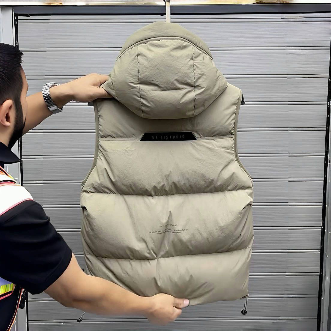 羽绒马甲男2024年秋冬季新款时尚休闲连帽百搭保暖舒适个性字母潮,淘宝优惠券,粉丝福利购,淘宝优惠卷