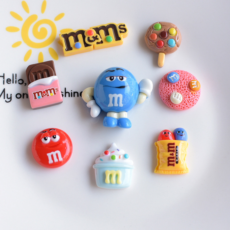 卡通M豆巧克力棒棒糖饼干立体水杯贴发夹贴显示屏咕卡装饰洞洞鞋 - 图0