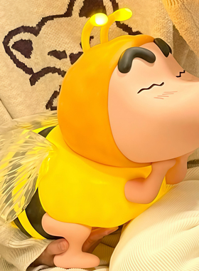 蜡笔小新蜜蜂小夜灯摆件台灯发光手办公仔玩偶床头装饰品送礼礼物