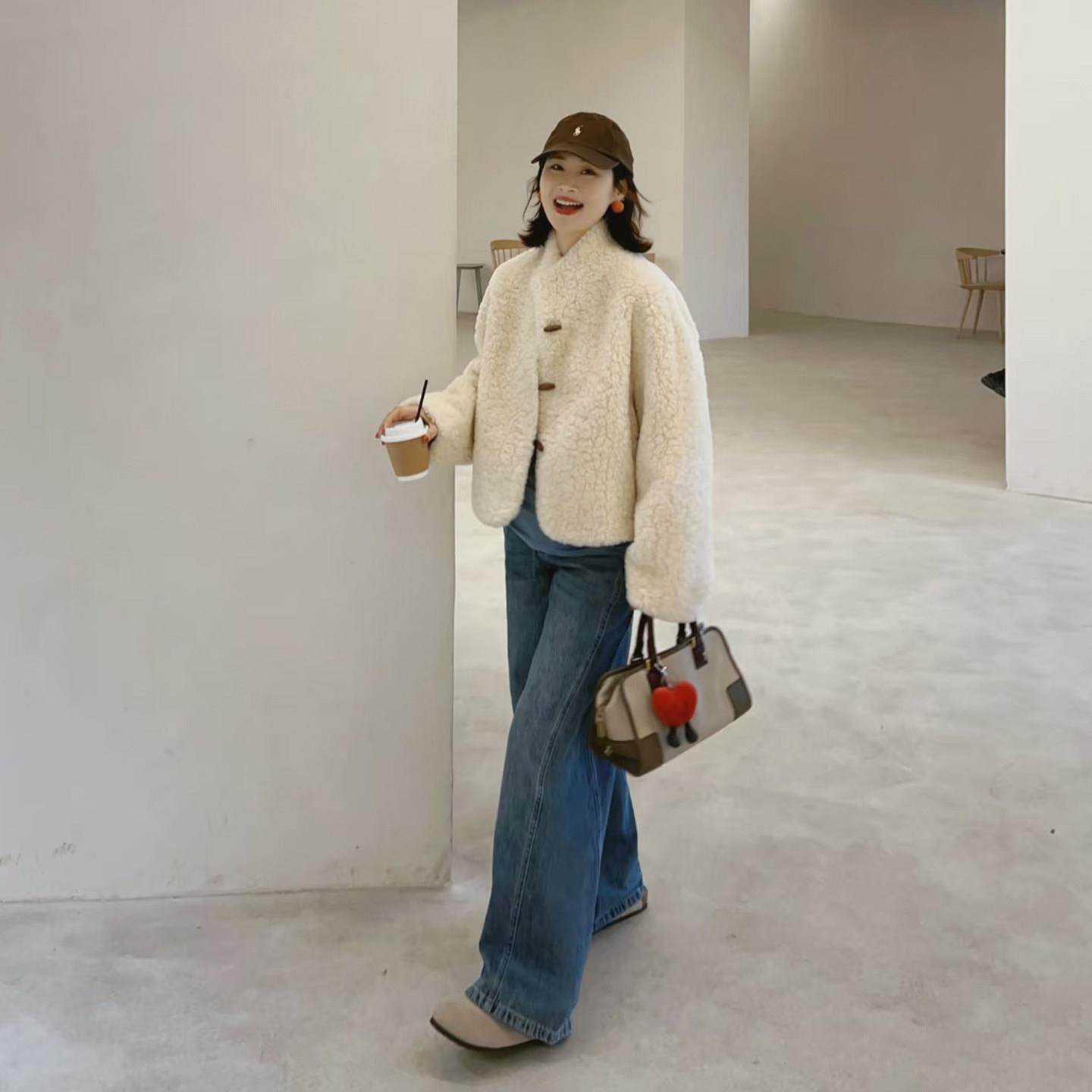 米色小香风洋气立领短呢子大衣女秋冬季时尚减龄牛角扣圈圈毛外套,淘宝优惠券,粉丝福利购,淘宝优惠卷