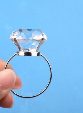 仿真假超级十克拉大钻戒玩具搞笑