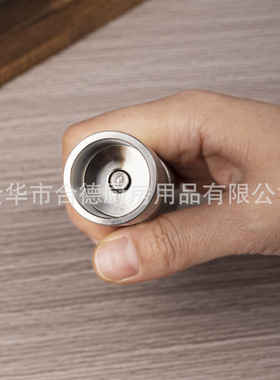 空盒子厨房用品手动胡椒磨家用小型按压出粉不锈钢胡椒研磨器迷你