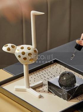 邸高家居现代轻奢样板间客厅茶几香薰扩香器赛沃德方盘长脚鹤摆件