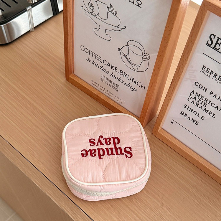 一只桃刺绣字母口红包数据线耳机收纳包卫生巾收纳证件包化妆包,淘宝优惠券,粉丝福利购,淘宝优惠卷